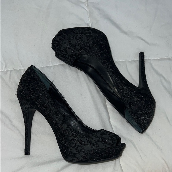 SIMPLYVERA Elegant Black Lace Peep-Toe Heels - Picture 2 of 8